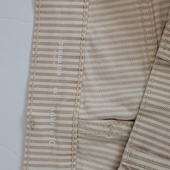 OLD NAVY MID-RISE BOY FRIEND Cut-Off JEANS/ SIZE 10. - Picture 3 of 11